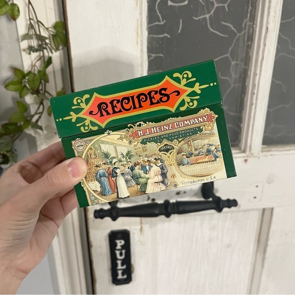 Vintage Metal Recipe Box - Picture 1 of 6